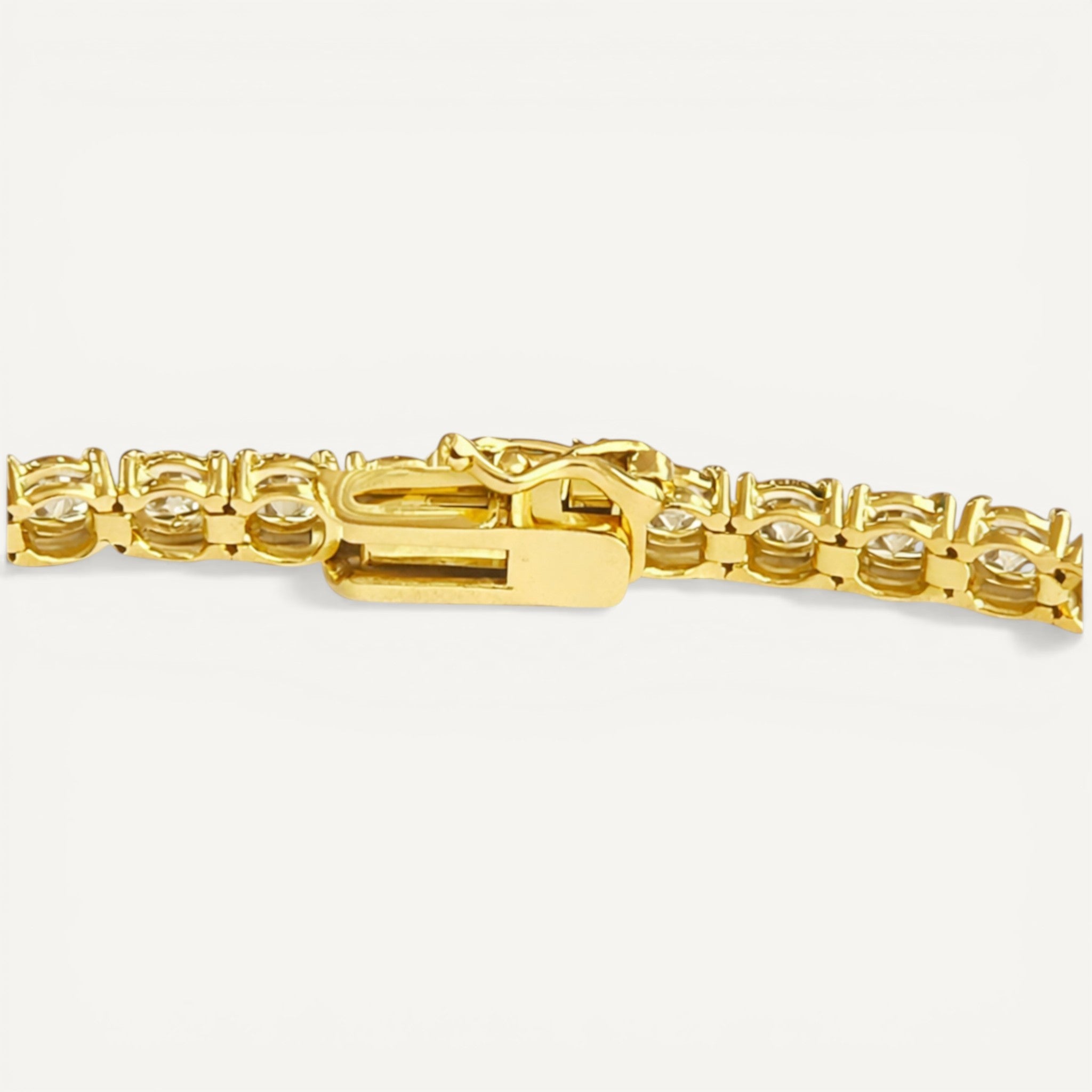 14K Yellow Gold Heritage Prong Tennis Bracelet Bold - clasp detail