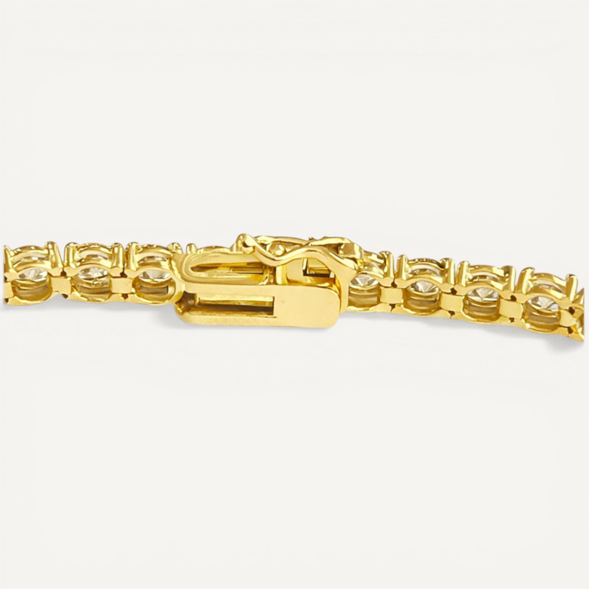 14K Yellow Gold Heritage Prong Tennis Bracelet Statement - clasp detail